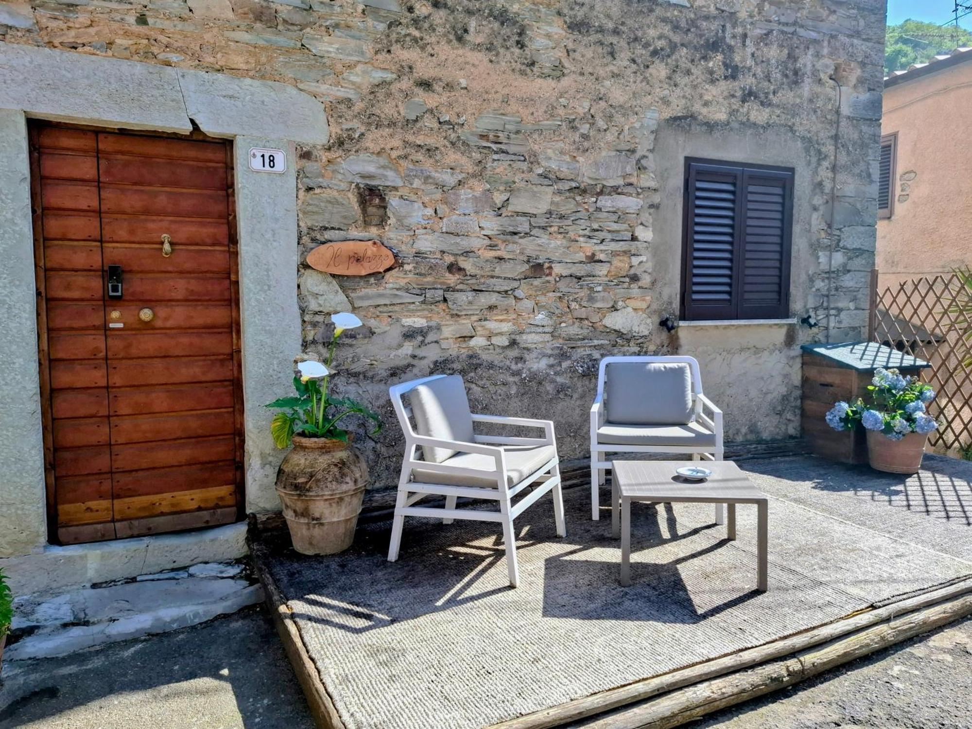 Hotel Il Palazzo, Le Fornaci Sassetta Exterior foto